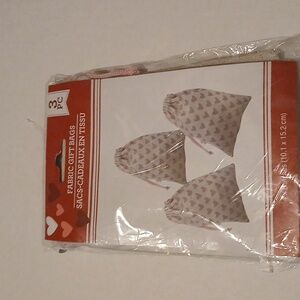 Fabric tan Gift bags 3pcs burlap with pink hearts on bag NWT